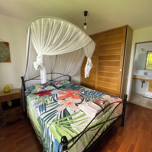 4 bedrooms, iron/ironing board, WiFi, bed sheets - 4-bedroom Tahitian Villa in Punaauia (Punaauia)