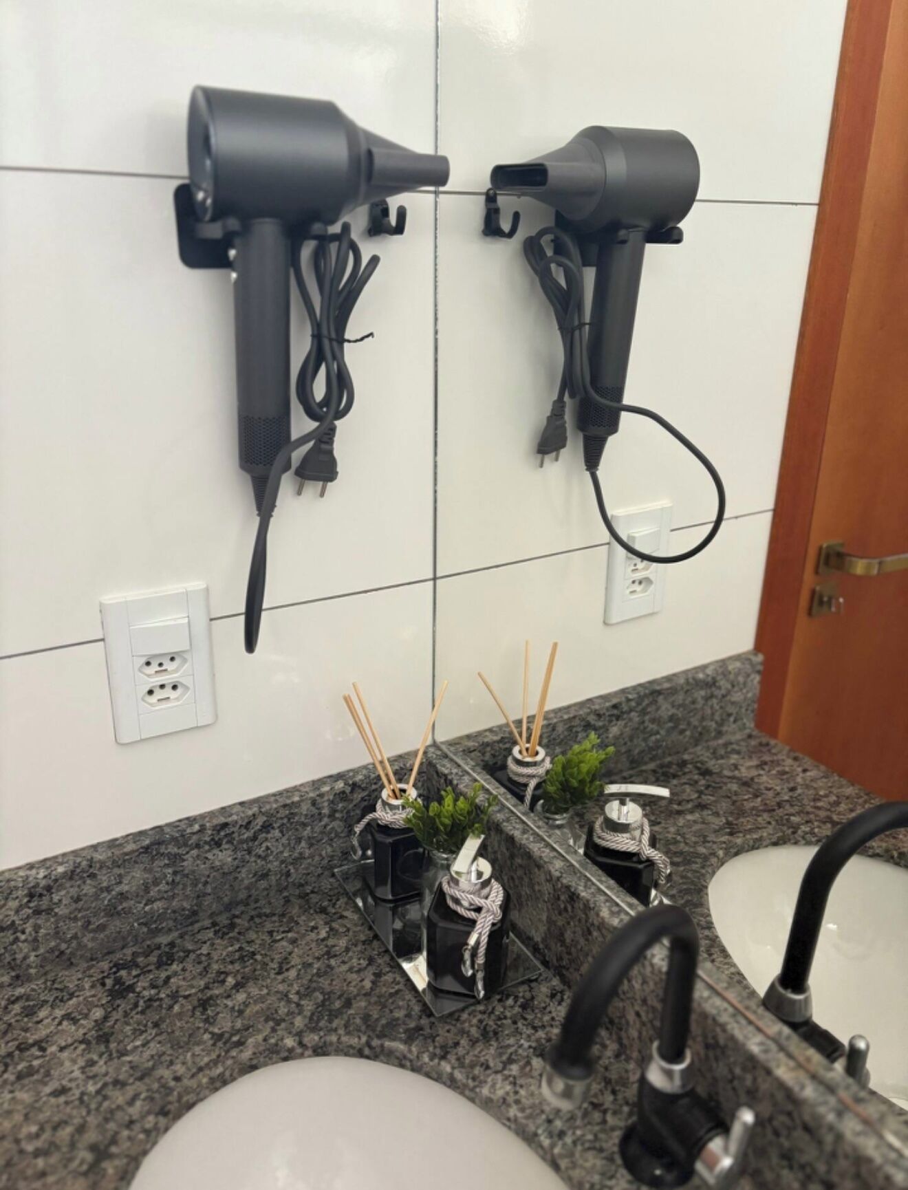 Doccia, asciugacapelli, bidet, asciugamani