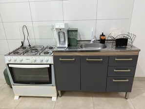 Private kitchen - Amazing Stay: Comfort and Convenience Together! (Lucas do Rio Verde)