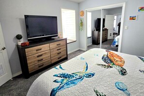 3 habitaciones, tabla de planchar con plancha, wifi y ropa de cama 