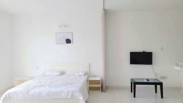 Desk, laptop workspace, free WiFi