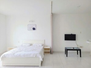 Desk, laptop workspace, free WiFi - HD Garden Thu Dau Mot (Thu Dau Mot)