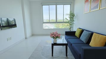 Standard Studio, City View | Desk, laptop workspace, soundproofing, free WiFi