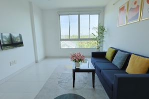 Standard Studio, City View | Desk, laptop workspace, soundproofing, free WiFi - HD Garden Thu Dau Mot (Thu Dau Mot)