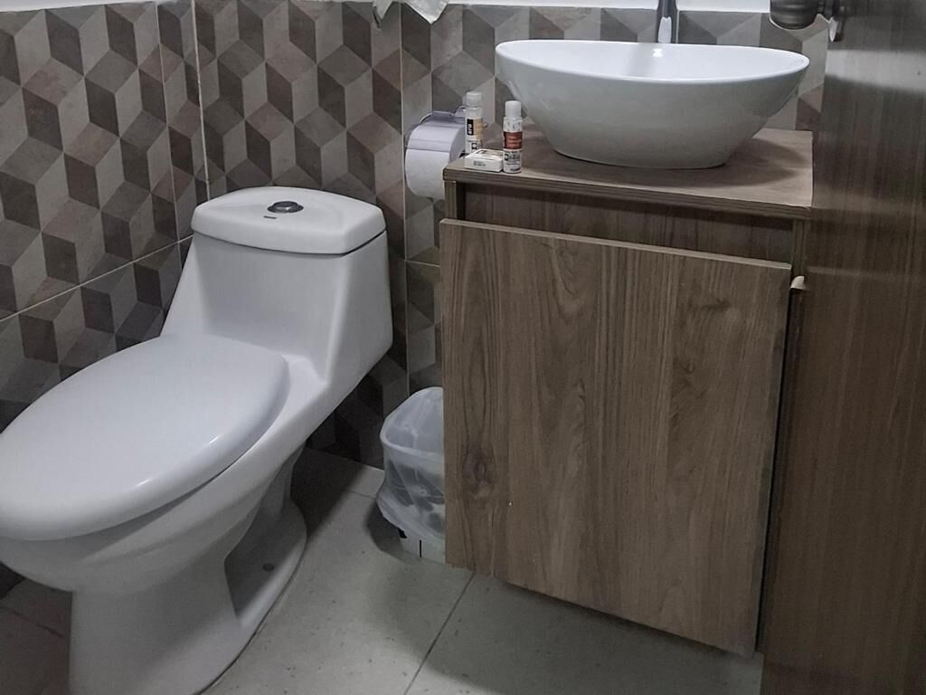 Shower, soap, shampoo, toilet paper