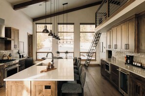 Fridge, microwave, oven, stovetop - Watchtower Views | Hot Tub | Games (Winter Park)