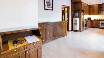 Villa, 3 Bedrooms, Smoking, Private Pool | Interior