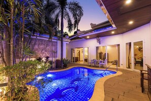 Pool - Luxury 3BR Pool Villa Pratamnak Soi5 - 50m to Beach (Pattaya)