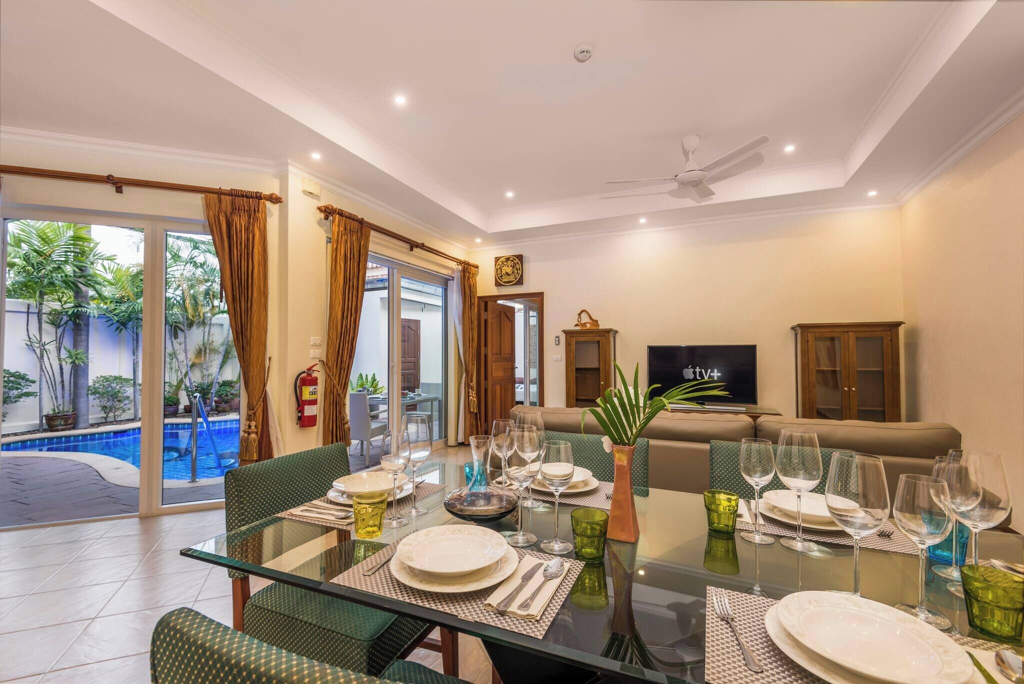 Villa, 3 Bedrooms, Smoking, Private Pool | Dining room