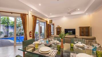 Villa, 3 Bedrooms, Smoking, Private Pool | Dining room