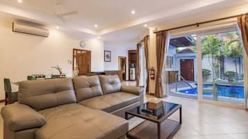 Villa, 3 Bedrooms, Smoking, Private Pool | Living room