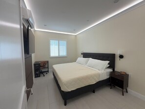 1 bedroom, desk, iron/ironing board, free WiFi - Cozy Modern Stay in Pasadena, Detached One Bedroom ADU. (Pasadena)