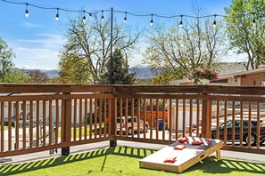 Property grounds - Renovated 3 bed 2 bath quiet home in Westminster, 15 mins from Denver+Boulder! (Westminster)