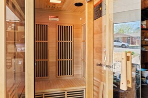Sauna - Renovated 3 bed 2 bath quiet home in Westminster, 15 mins from Denver+Boulder! (Westminster)