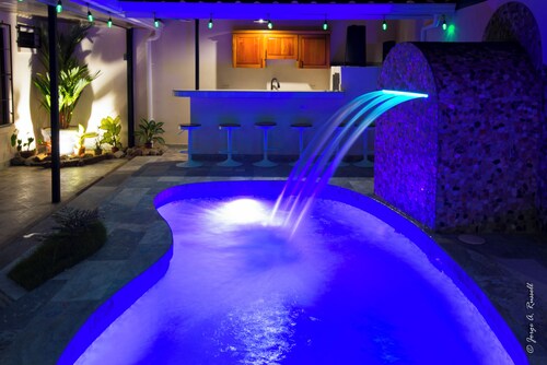 Luxury 5BR Private Villa • Pool • Prime Jacó Location