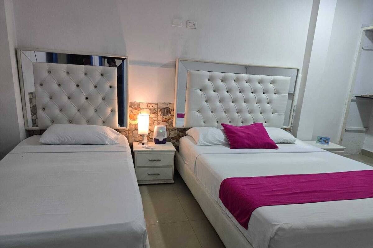 Basic Triple Room | Iron/ironing board, free WiFi, bed sheets