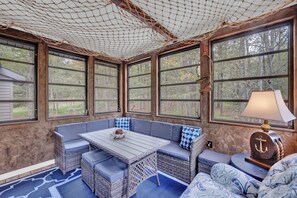 Dining - Chalet Retreat Hot Tub, Theater, Arcade & Firepits (Big Bass Lake)
