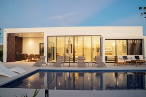 Pool - NEW! MaraVilla at Grace Bay, Family-Friendly, Spacious brand NEW Villa with 3-BR (Providenciales)