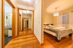 3 bedrooms, iron/ironing board, travel crib, WiFi - Gorete Apartment 3 by Mth (Funchal)