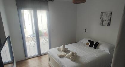 New high-end house with secure parking