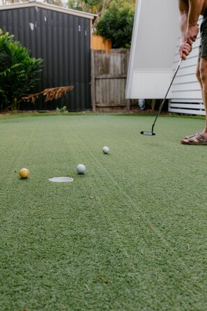 Property grounds - `Salt At Mudjimba` | Sauna+Icebath. 400m to Beach (Mudjimba)