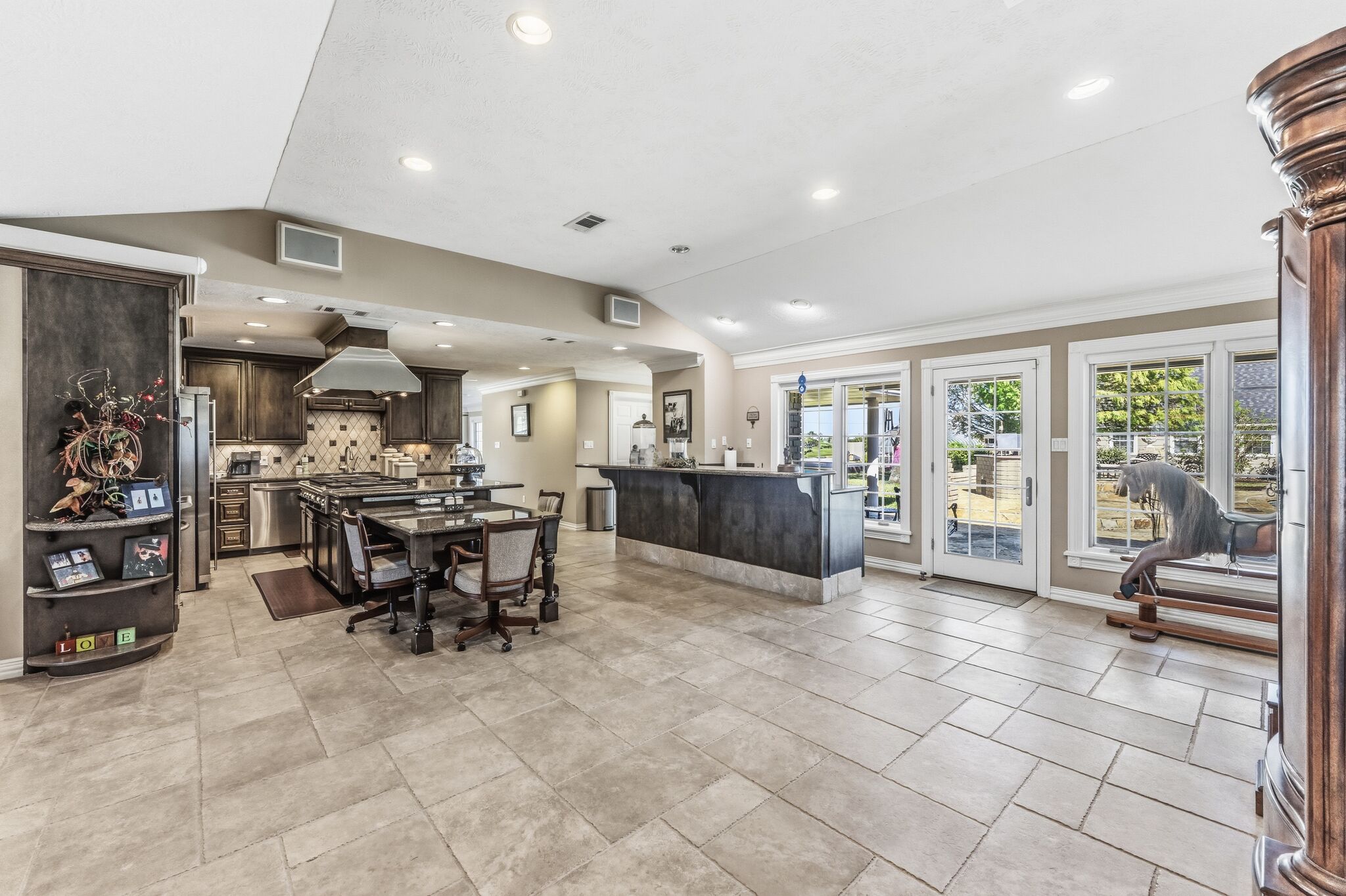 冰箱、微波炉、烤箱、炉灶