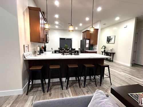 3-bedroom 2 bath desert retreat 5 min to river and casinos