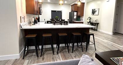 3-bedroom 2 bath desert retreat 5 min to river and casinos