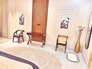 Superior Double Room, Balcony, Hill View | In-room safe, desk, soundproofing, free WiFi - Casa garden Aamwala (Dehradun)