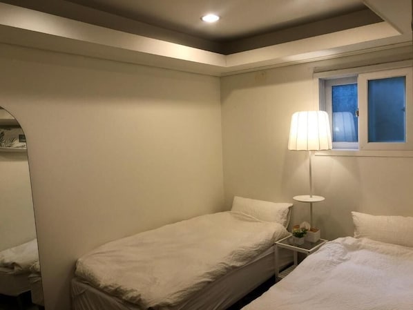 Iron/ironing board, free WiFi - Hostel Seoul (Seoul)