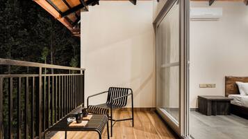 Deluxe Double Room, Balcony, Mountainside | Balcony view