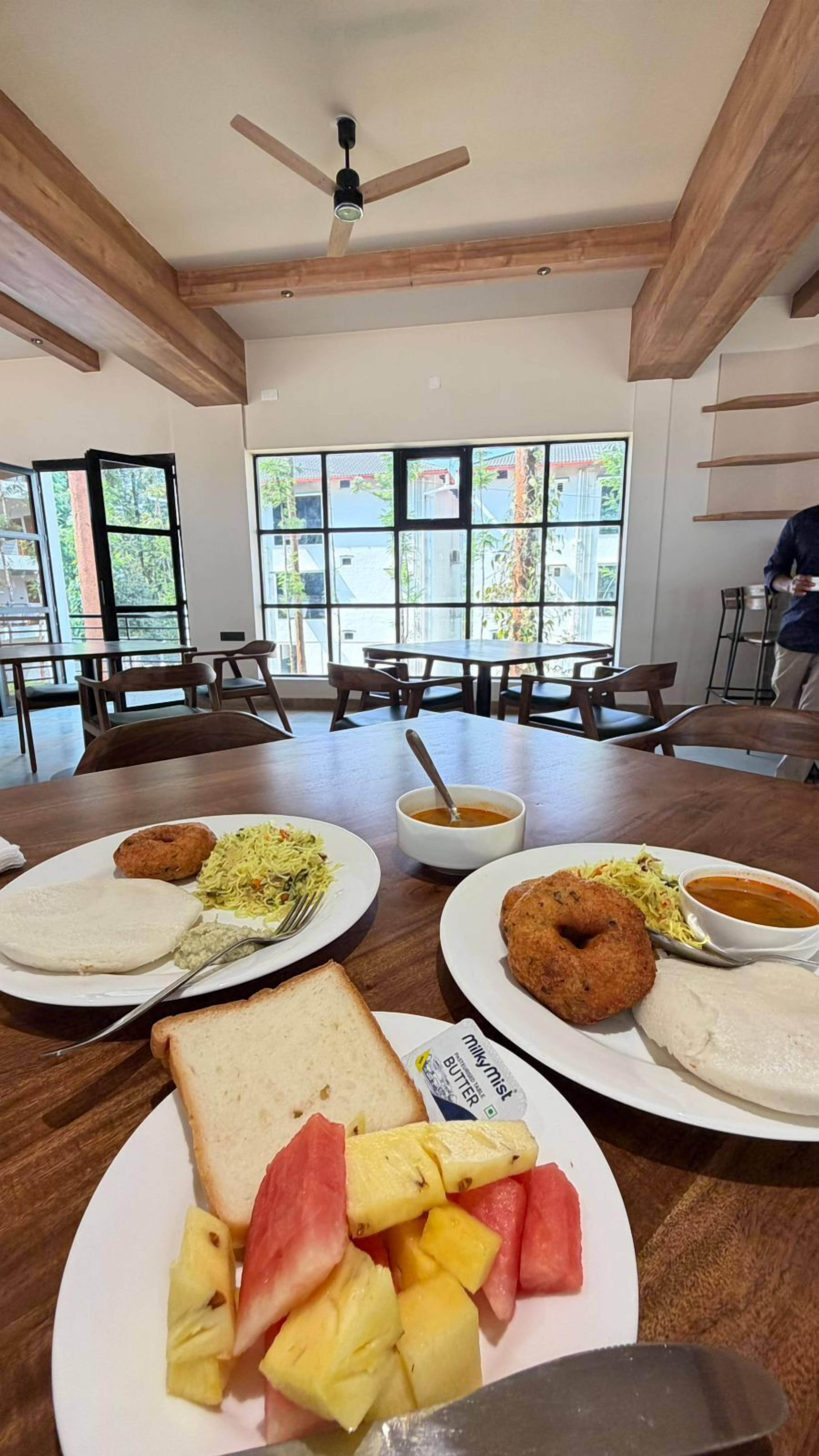 Free daily buffet breakfast