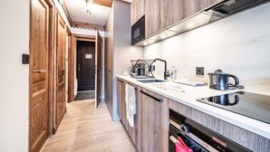 Unclassified image, 2 of 15, button - ALP AIRELLES - Renovated studio apartment with cabin in the center by the Pleney slopes (MORZINE)