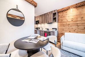 Interior - ALP AIRELLES - Renovated studio apartment with cabin in the center by the Pleney slopes (MORZINE)