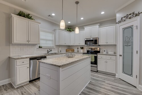 ARGO HOUSE Quiet Home Base for Aiken & Augusta. Fenced Yard & Air Filtration