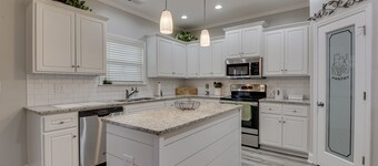 ARGO HOUSE Quiet Home Base for Aiken & Augusta. Fenced Yard & Air Filtration