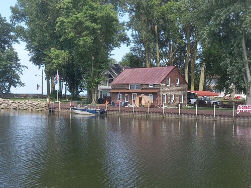 Lakefront 1928 Log Cabin w/ Sauna, Docking, Fishing, Patio, Big Yard & Balcony