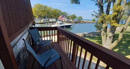Lakefront 1928 Log Cabin w/ Sauna, Docking, Fishing, Patio, Big Yard & Balcony