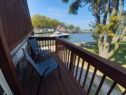 Lakefront 1928 Log Cabin w/ Sauna, Docking, Fishing, Patio, Big Yard & Balcony