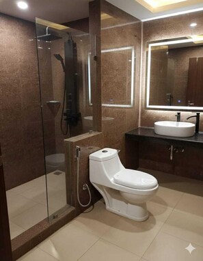 Deluxe Double Room, City View | Bathroom | Free toiletries, hair dryer, slippers, towels - Hotel Peridot Near Delhi Airport (New Delhi)