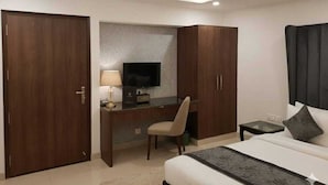 Deluxe Double Room, City View | Desk, blackout curtains, soundproofing, iron/ironing board - Hotel Peridot Near Delhi Airport (New Delhi)