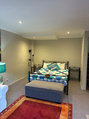 مكواة/لوح كي وملاءات أسرّة