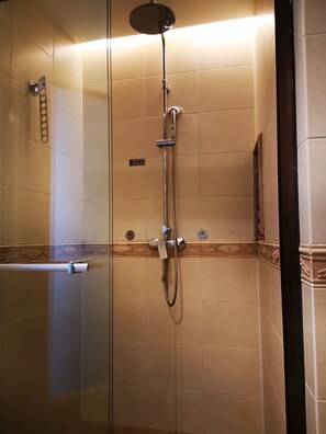 Laptop workspace, iron/ironing board, free WiFi - Paco Hotel Tuan Yi Da Metro (Guangzhou)