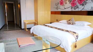 Espacio para trabajar con laptop y sistema de insonorización