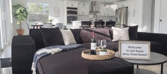 Private 2-Acre Luxury Retreat 3BR LEGOLAND 30 Miles