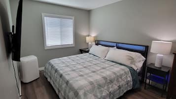 1 soverom, strykejern/-brett, wi-fi (inkludert) og sengetøy