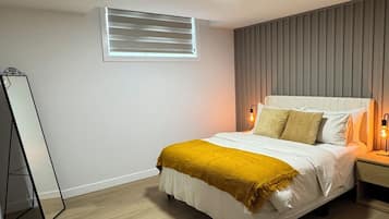 1 quarto, escrivaninha, ferros/tábuas de passar roupa, Wi-Fi de cortesia