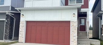 NW Calgary Retreat | Near Banff & Downtown | Family-Friendly