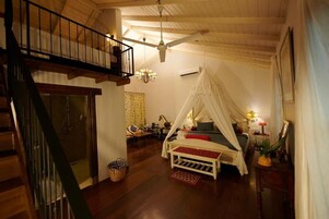 Deluxe Quadruple Room, Mezzanine | In-room safe, desk, soundproofing, free WiFi