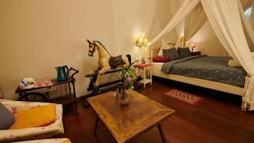 In-room safe, desk, soundproofing, free WiFi